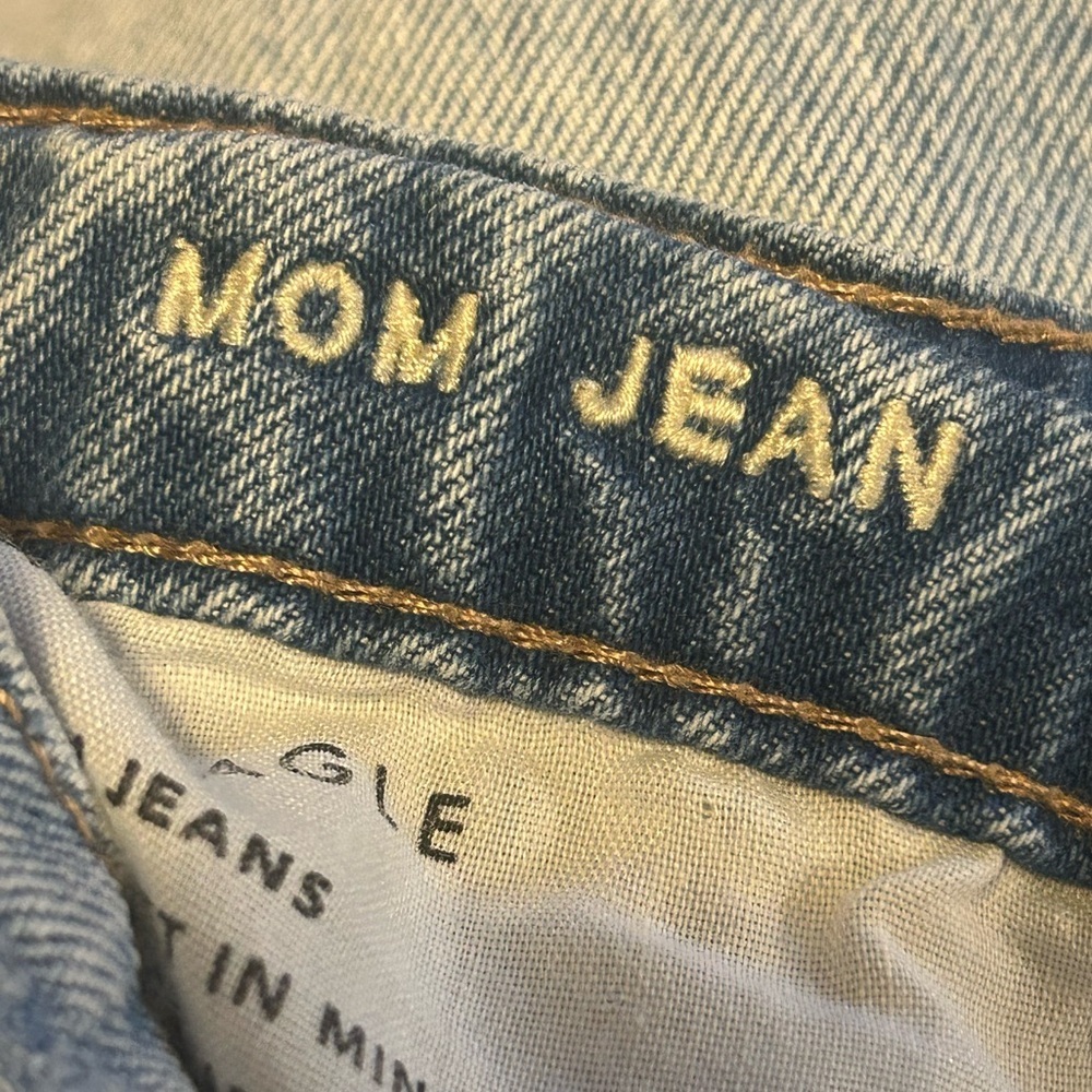 American Eagle Outfitters Mom Straight Leg Jeans - Picture 5 of 6